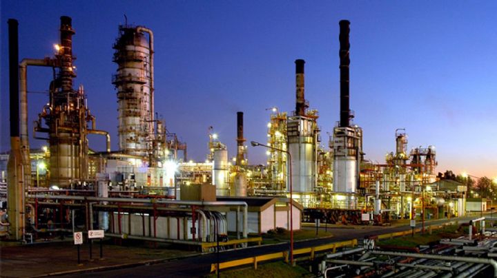 Refinerías: la Federación del Petróleo anunció que el próximo miércoles iniciará un paro