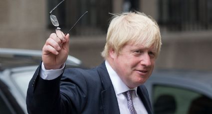 Elecciones en Reino Unido: Boris Johnson barre a la oposición en las urnas