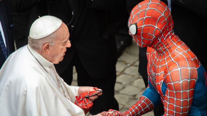 El papa Francisco recibió la sorpresiva visita de “Spiderman” en el Vaticano