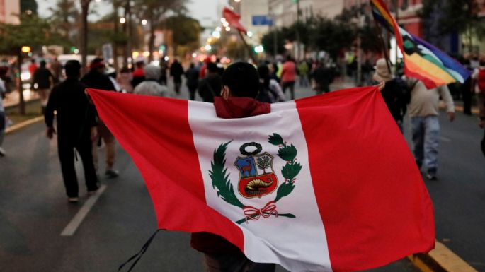 Perú exige, en las calles, la proclamación del presidente a tres semanas de las elecciones