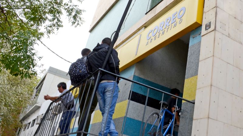 Alarma máxima en el Correo Argentino: tres empleados con coronavirus, muy graves