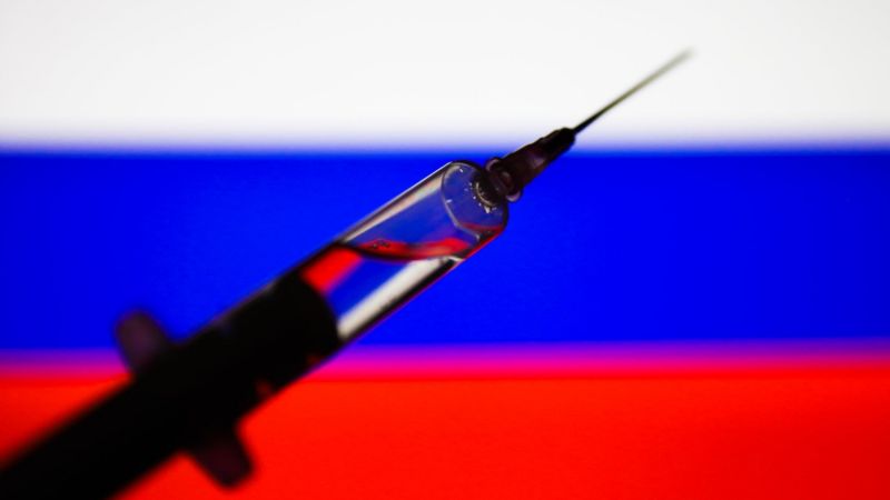Putin insta a los países de Europa a reconocer la eficacia de la vacuna Sputnik V