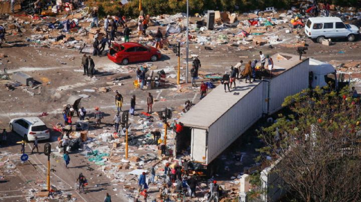 Protestas y saqueos en Sudáfrica: el Gobierno confirmó 212 muertos y más de 2.500 detenidos
