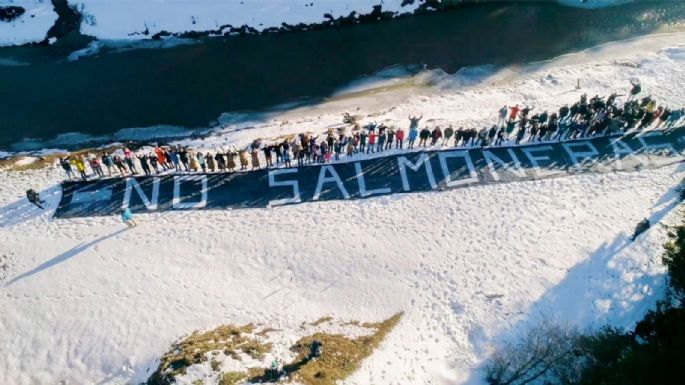 Tierra del Fuego es el primer lugar en el mundo donde se prohíbe por ley la cría de salmones