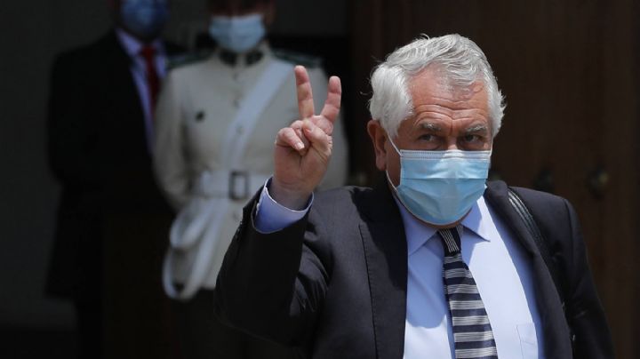 Escándalo: acusan al ministro de Salud de Chile de participar en una fiesta clandestina