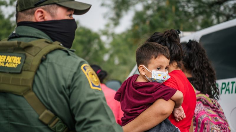 Estados Unidos afirma haber encontrado “un número sin precedentes” de inmigrantes en la frontera