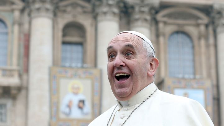 "Es un acto de amor": el papa Francisco llama a vacunarse, al contrario del sector ultraconservador