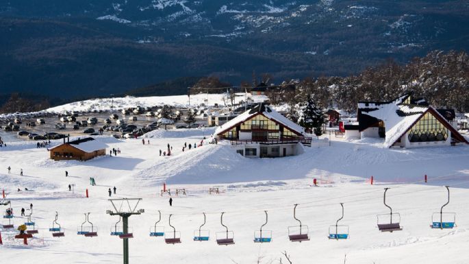Hubo récord de esquiadores en Chapelco, tras las nevadas en la provincia