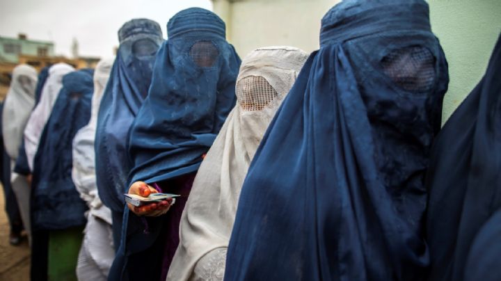 Bachelet advierte a los talibanes que el trato hacia las mujeres será una "línea roja"