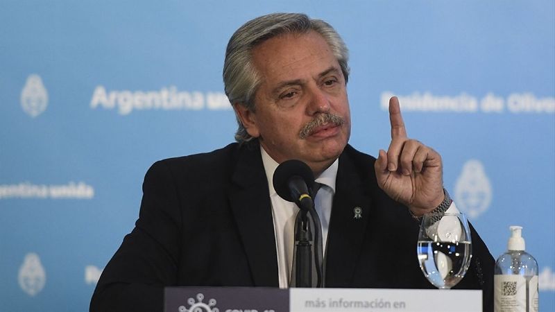 La oposición insiste con el “adoctrinamiento” y critica a Alberto Fernández por avalar a la docente