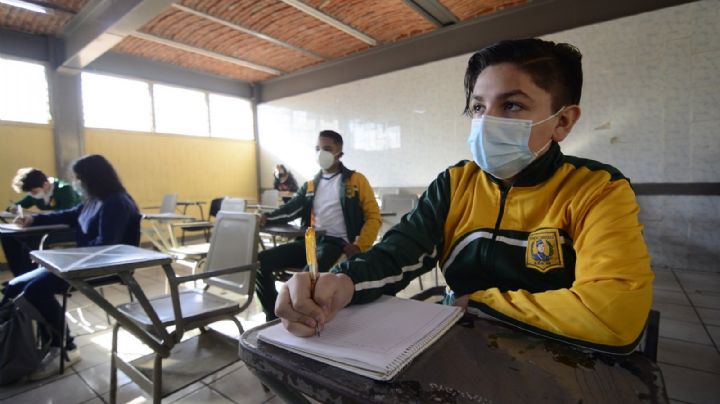 Docentes públicos en Paraguay vuelven a las aulas de clases desde mañana