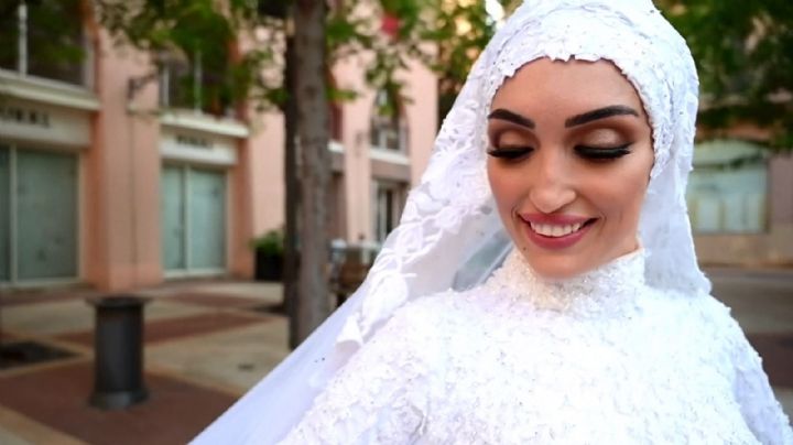 La novia de la explosión de Beirut volvió al lugar un año después: “No tengo una foto de mi boda”