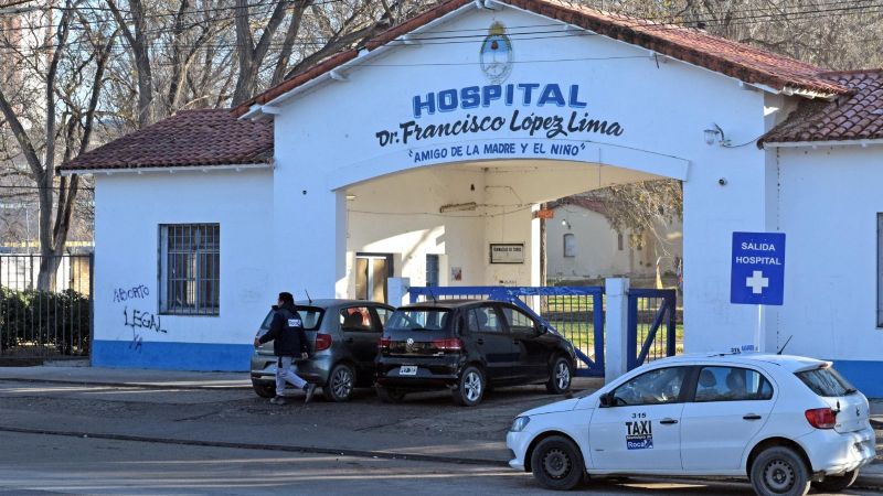 Tensión en un hospital de General Roca: golpearon y amenazaron a dos enfermeros