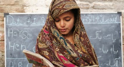 Talibanes anuncian el regreso a clases de los niños, pero sin luces de la educación de las niñas