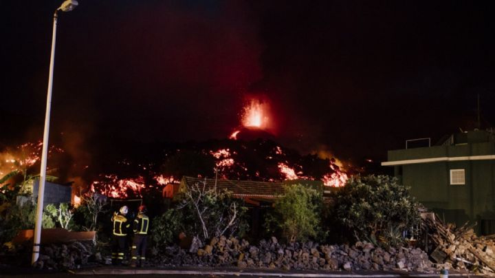 La lava devora el pueblo de Todoque en La Palma, el último obstáculo en su camino hacia el mar
