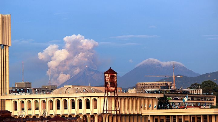 Alerta en Guatemala: el volcán de Fuego entró en erupción