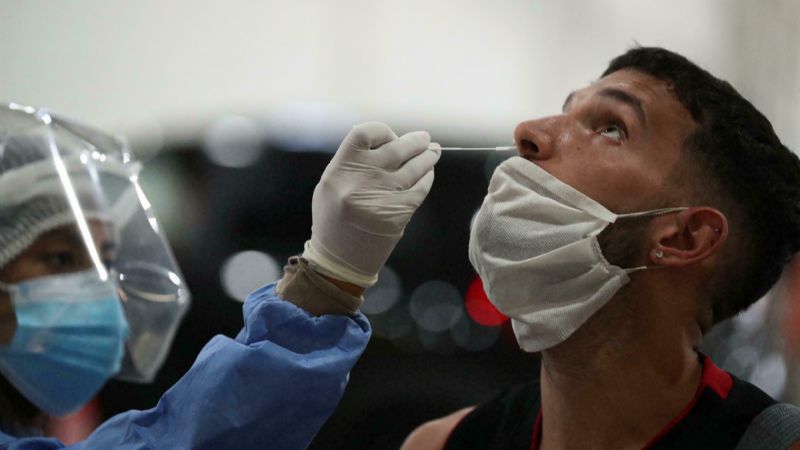 Coronavirus en Neuquén: la curva de contagios diarios se mantiene en picada