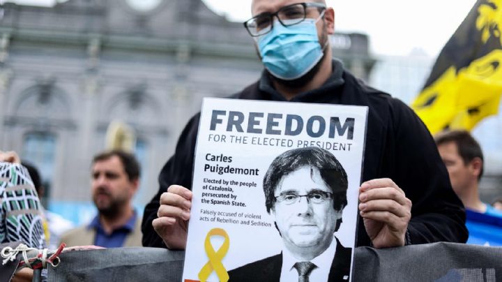 Justicia de Italia deja en libertad al líder independentista catalán Carles Puigdemont 