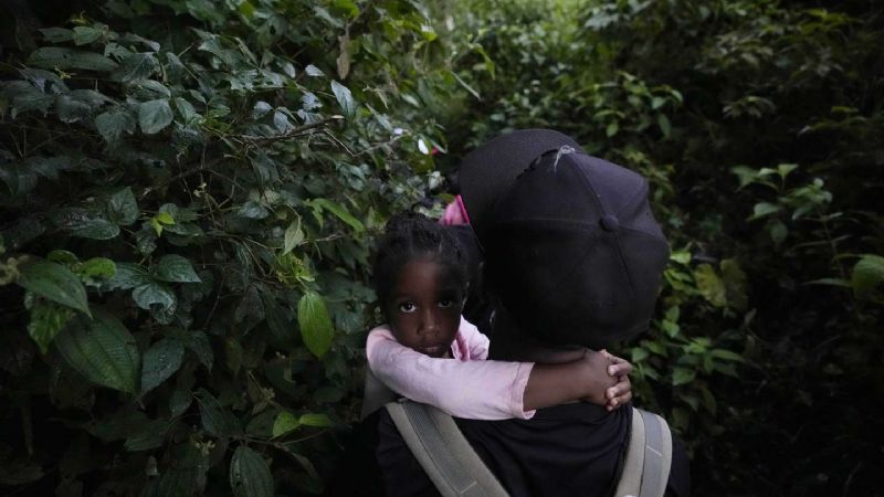 "Si no tiene Dios, no llega": así es el terrorífico viaje de los migrantes por la selva del Darién