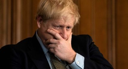 “El vino de los viernes”: las revelaciones de la prensa británica que hunden aún más a Boris Johnson