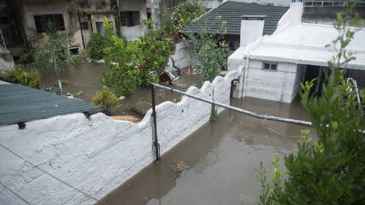 Inundaciones en Uruguay: la intendenta de Montevideo explicó por qué la ciudad quedó bajo el agua