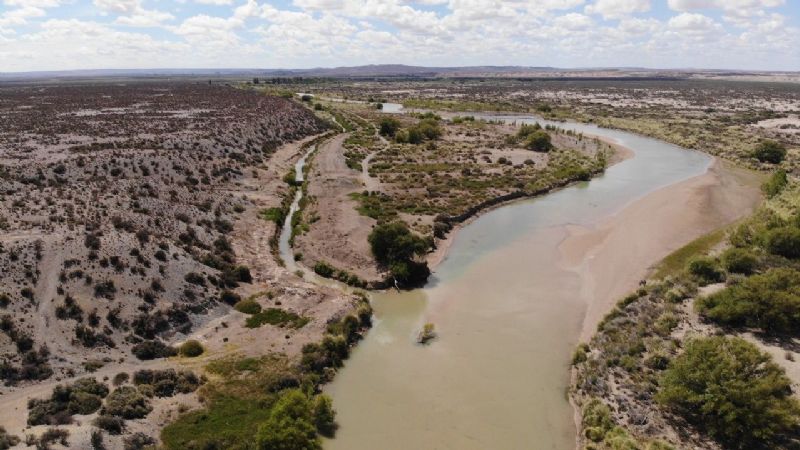 "Se están robando el agua": advierten el mal manejo del Río Chubut en Las Plumas