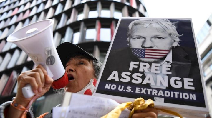 Un tribunal del Reino Unido permitió que Julian Assange pueda apelar su extradición a Estados Unidos