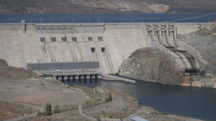 Ola de calor en Neuquén y Río Negro: por el consumo de energía, las represas perdieron agua