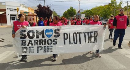 Somos Barrios de Pie marchó a la Municipalidad de Plottier: reclaman insumos para comedores y merenderos