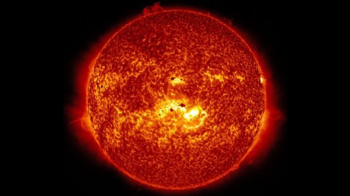 La divertida fotografía que la NASA tomó del sol "sonriendo"