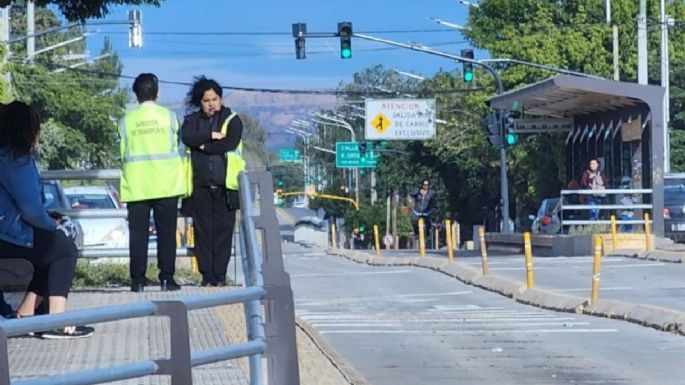 La Municipalidad de Neuquén responsabilizó a los peatones por los accidentes en el Metrobús