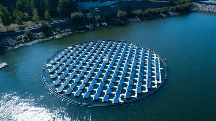 De acuerdo a los especialistas, el futuro de la energía solar son los paneles flotantes