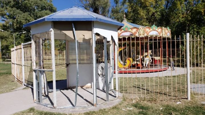 En el parque de Valentina Norte urbana se robaron hasta los caballos de la calesita