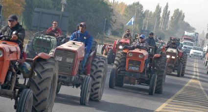 Los productores vuelven a subir a las rutas con sus tractores para reclamar acompañamiento oficial