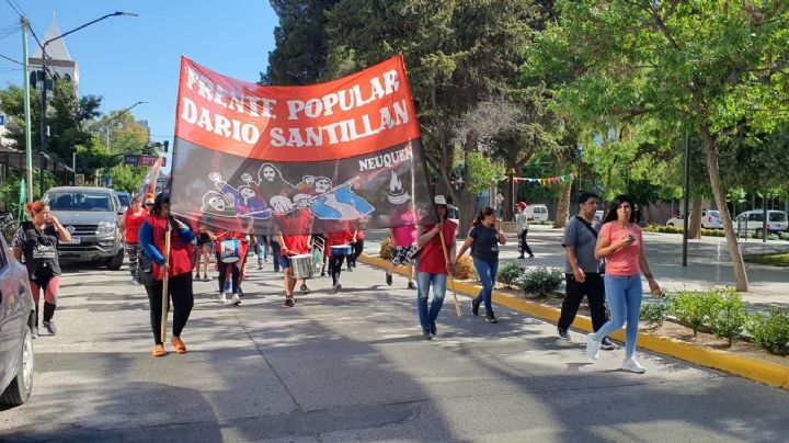Piqueteros protestaron en calle Roca: exigen garantías sobre puestos de trabajo y bono de fin de año