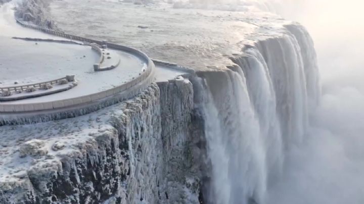 Se congelaron las cataratas del Niágara por la ola polar en Estados Unidos