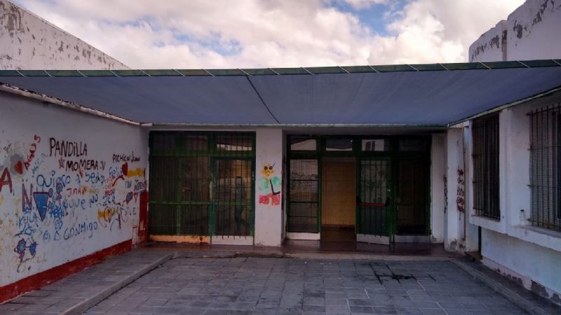 La escuela primaria 20 de Neuquén capital suspendió las clases por problemas de seguridad