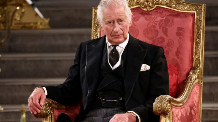 Cuál es la corona que usará el rey Carlos III durante su coronación