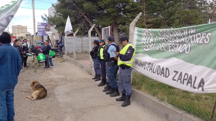 Protesta de ATE por aumento salarial y reclamos al Concejo Deliberante de Zapala