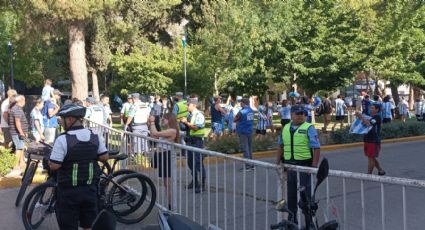 Fuerte operativo en el centro de Neuquén en la previa del partido de la Argentina