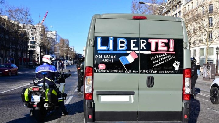 El “Convoy de la libertad” entró a París: el movimiento antivacunas de Canadá contagia al mundo