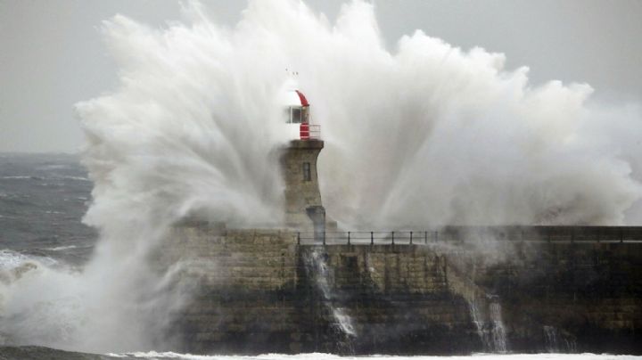 Alerta roja en Reino Unido por la tormenta Eunice: podría ser la peor de los últimos 30 años