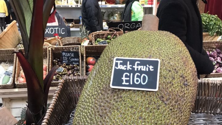 Por qué esta fruta cuesta 200 dólares en el Reino Unido, pero en Brasil se pudre en las calles