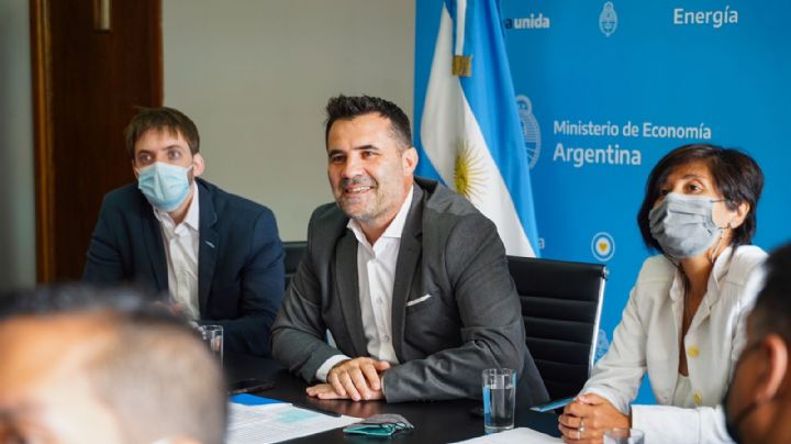 Darío Martínez oficializó una inversión millonaria para obras de gas en Córdoba