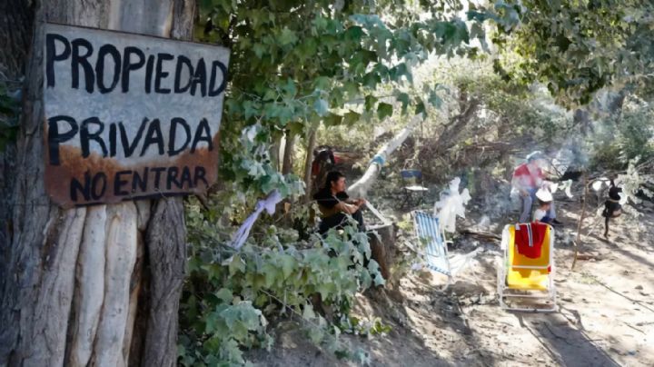 Toma de tierras: quiénes son los referentes de la ocupación de la chacra en Valentina Sur