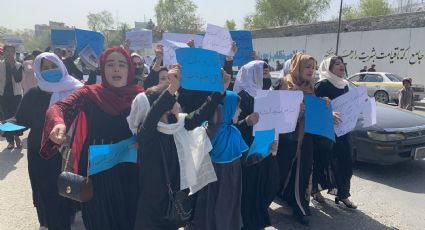 “Abran las escuelas”: las mujeres se movilizan en Afganistán por la traición de los talibanes