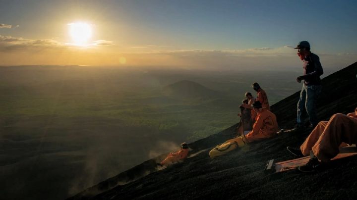 “Volcano boarding”: la peculiar actividad de Nicaragua que impulsa el turismo extranjero