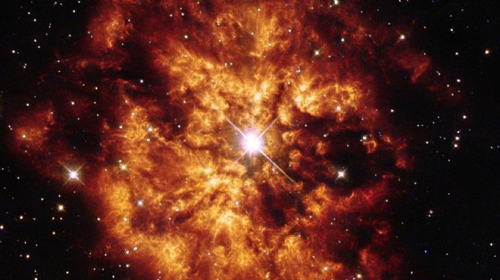 Misterio total: una estrella moribunda forma anillos a su alrededor y desconcierta a los científicos