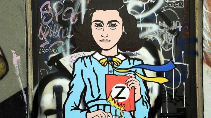 Ana Frank prende fuego la “Z” de Vladimir Putin en un mural en Milán