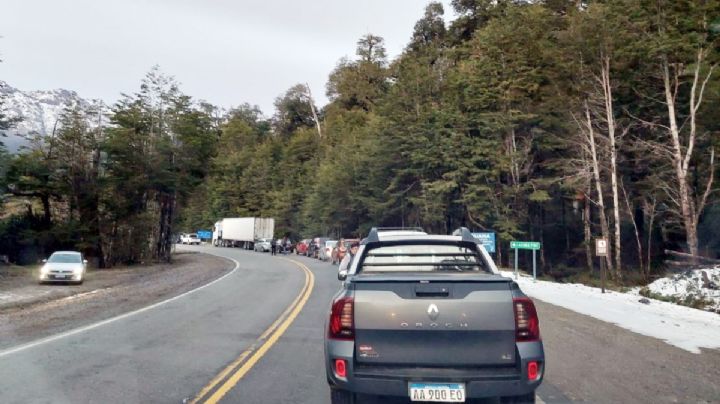 Largas filas en el paso fronterizo Cardenal Samoré para pasar a Chile